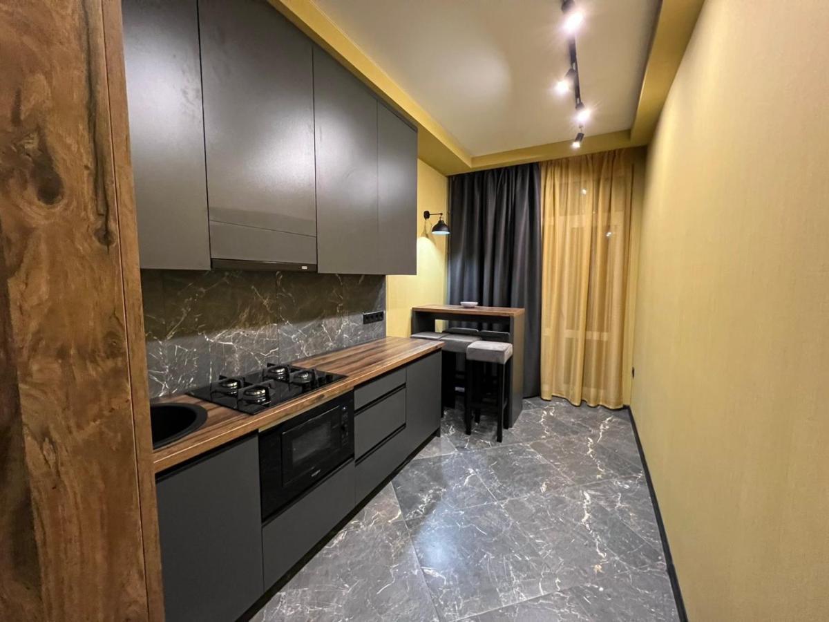 Apartments Lux In City Center Lviv Ngoại thất bức ảnh