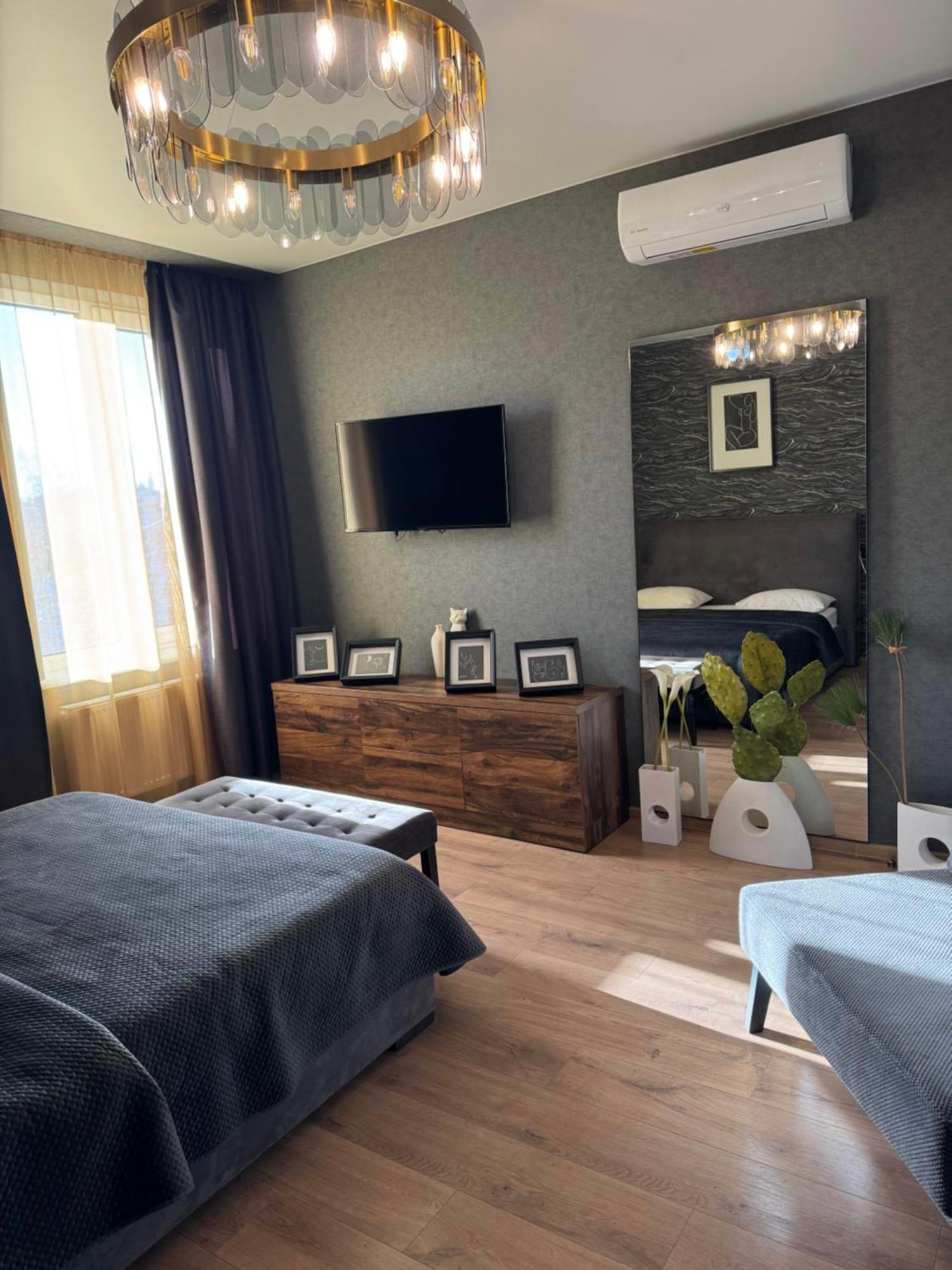 Apartments Lux In City Center Lviv Ngoại thất bức ảnh