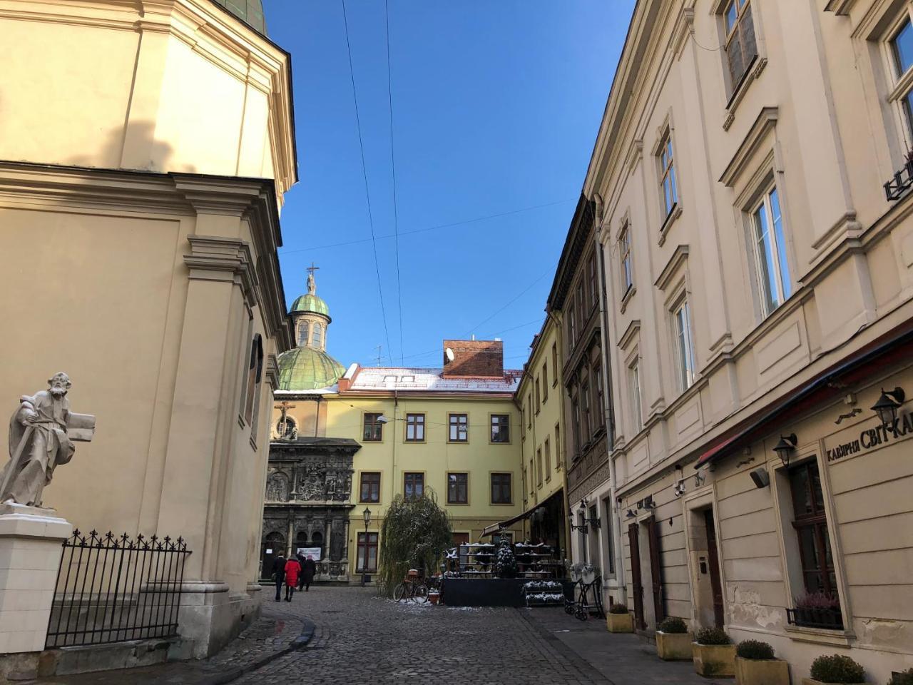 Apartments Lux In City Center Lviv Ngoại thất bức ảnh