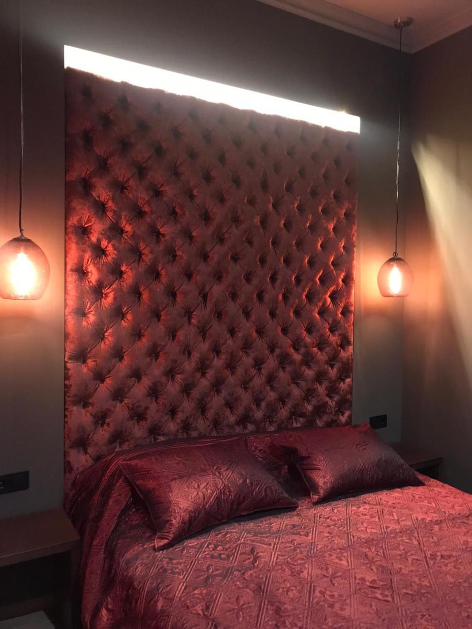 Apartments Lux In City Center Lviv Ngoại thất bức ảnh